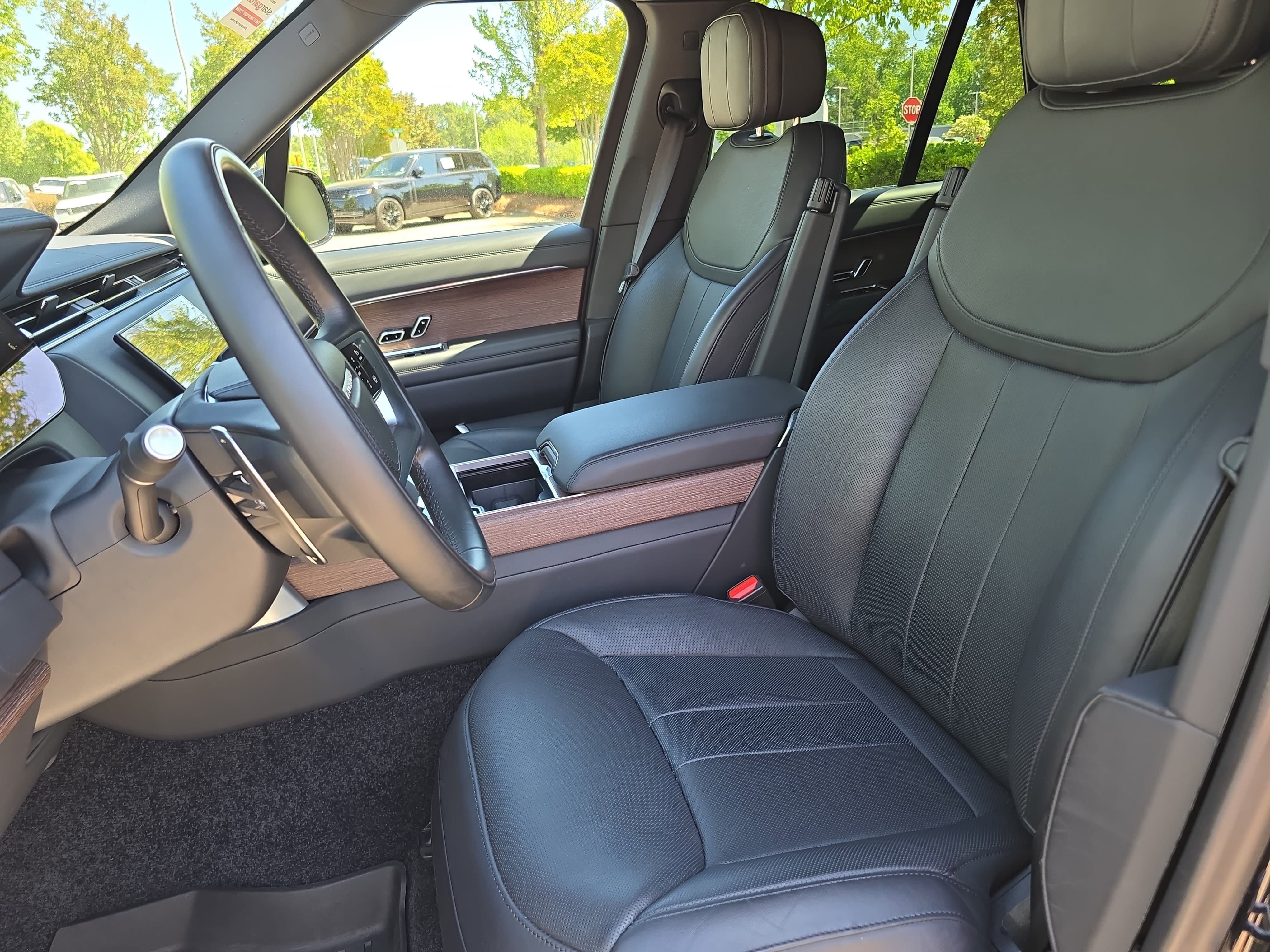 Certified 2024 Land Rover Range Rover SE AWD/4WD image 15