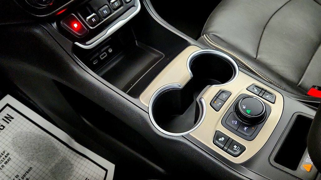 Used 2020 GMC Terrain Denali w/ Denali Premium Package FWD image 18