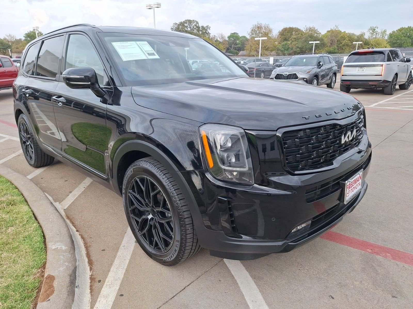 Used 2022 Kia Telluride SX w/ SX Prestige Package image 8