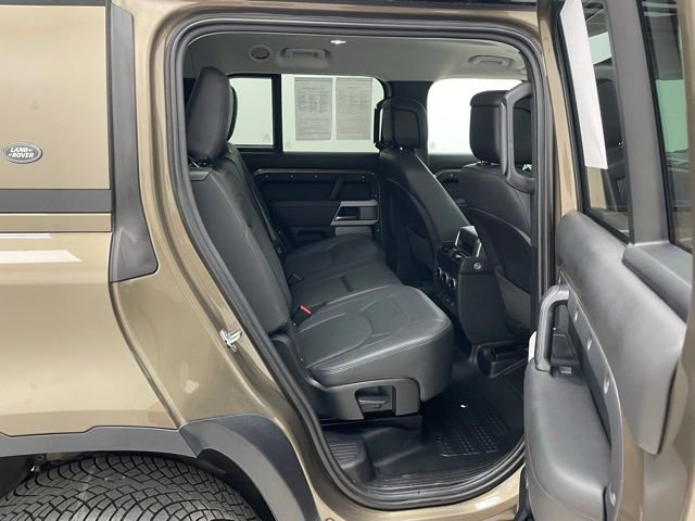 Used 2023 Land Rover Defender 130 SE image 16