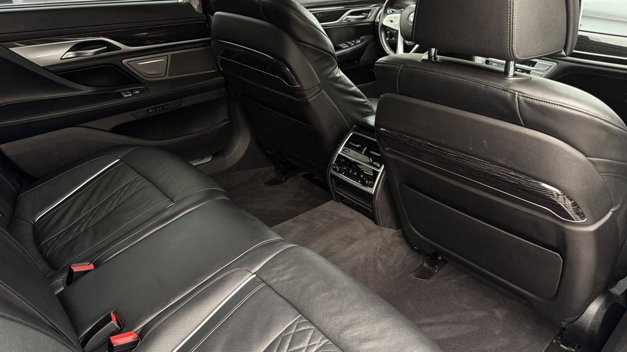 Used 2022 BMW 740i xDrive w/ Premium Package AWD/4WD image 38