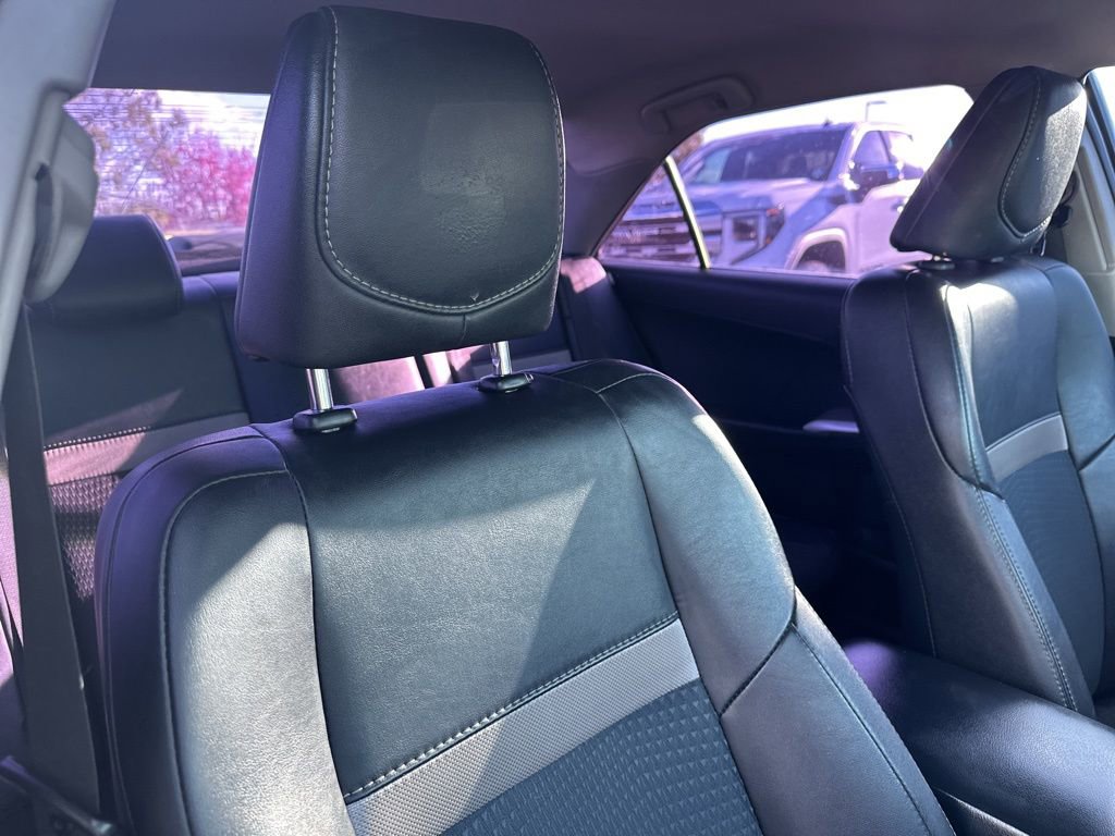 Used 2013 Toyota Camry SE image 28