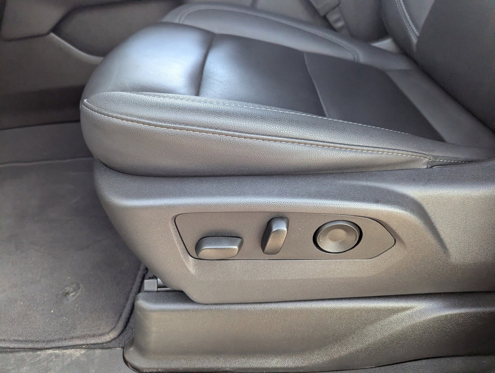 Certified 2025 Chevrolet Suburban Z71 image 27