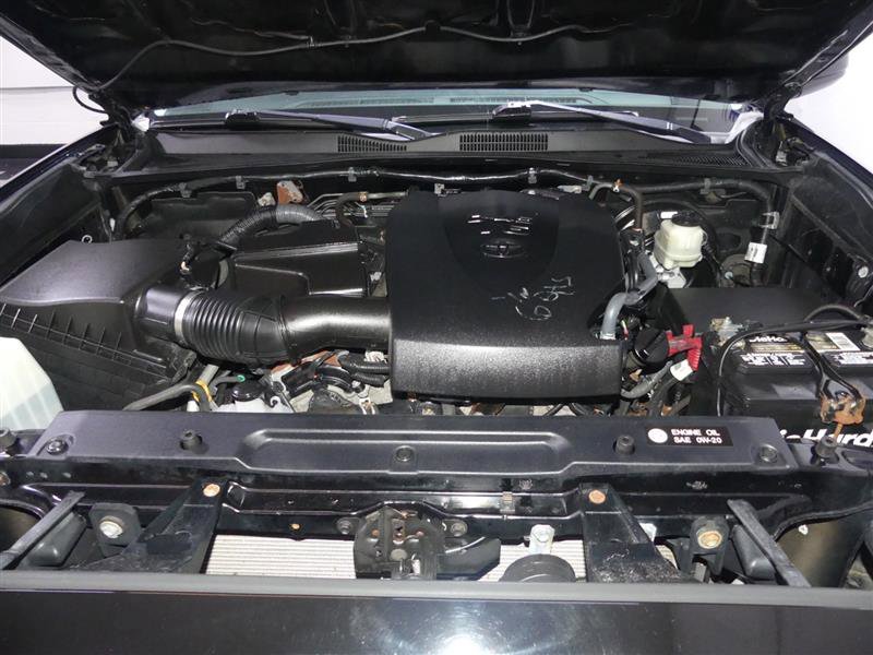 Used 2016 Toyota Tacoma SR5 w/ SR5 Appearance Package (SN) image 11