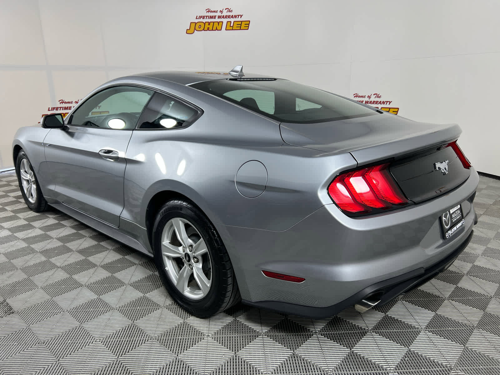 Used 2021 Ford Mustang Coupe image 3