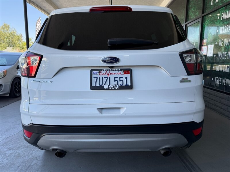 Used 2017 Ford Escape SE FWD image 14