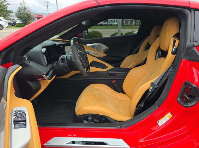 Used 2025 Chevrolet Corvette Z06 RWD image 11