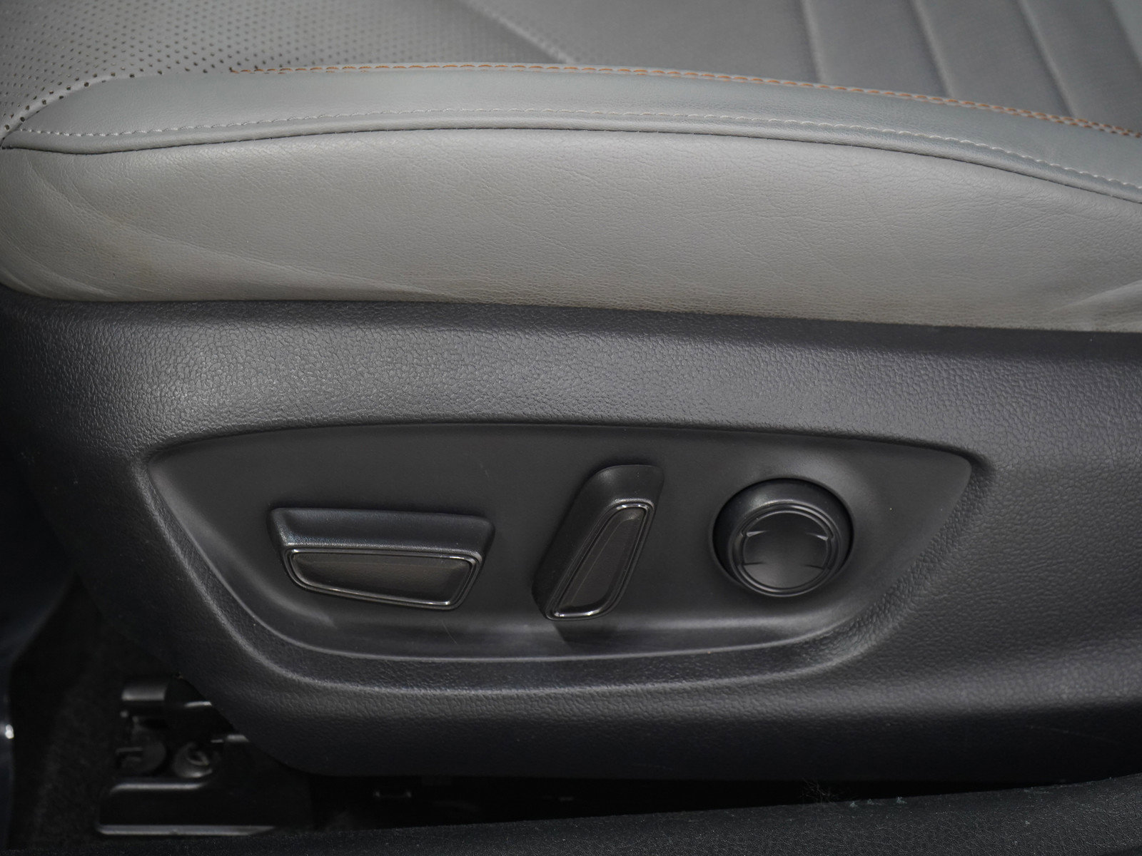 Used 2019 Toyota Avalon XSE w/ All Weather Liner Package FWD image 22