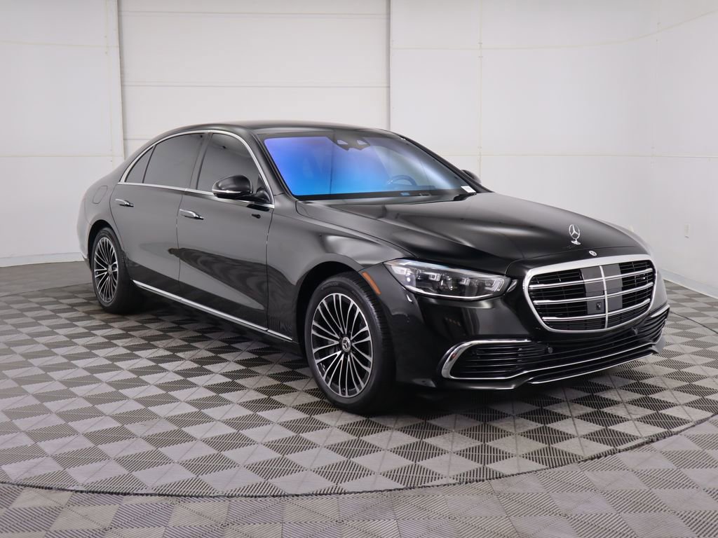 Used 2024 Mercedes-Benz S 580 4MATIC Sedan image 3