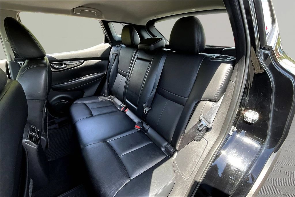 Used 2021 Nissan Rogue Sport SV AWD/4WD image 23