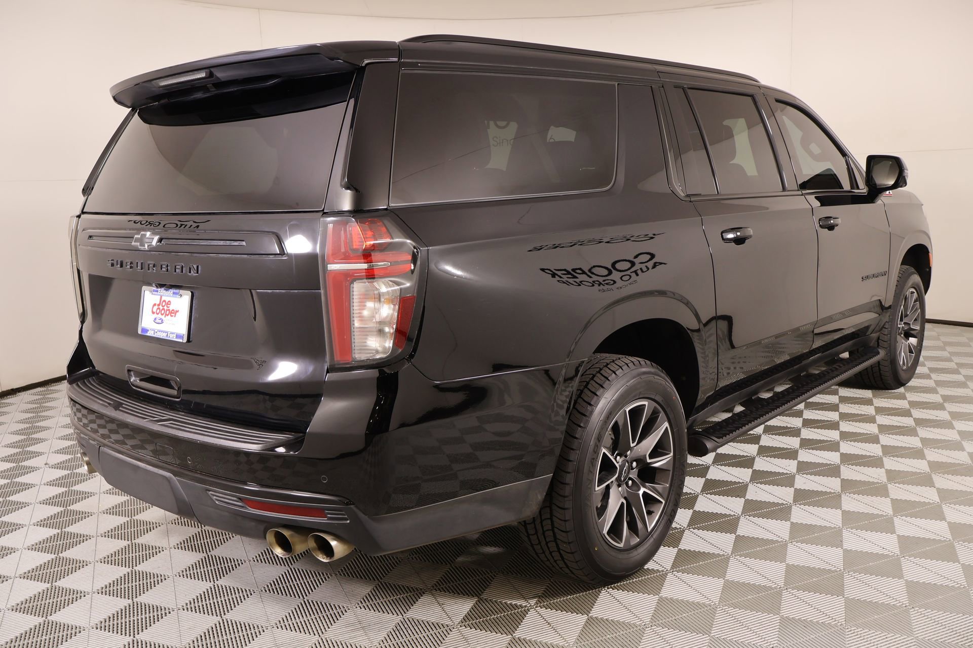 Used 2023 Chevrolet Suburban Z71 w/ Z71 Off-Road Package image 24