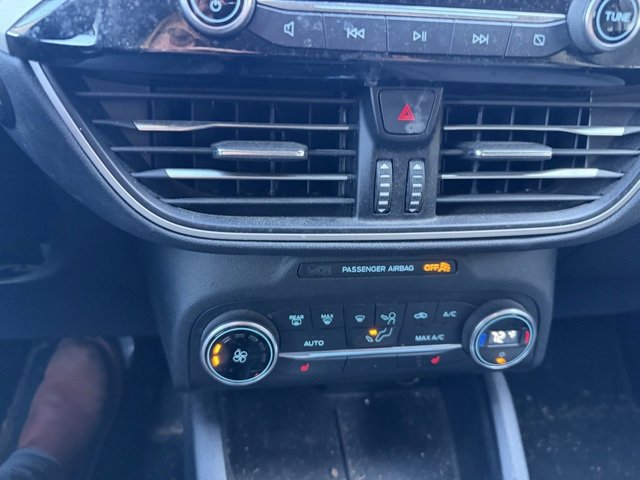 Used 2020 Ford Escape SE image 13