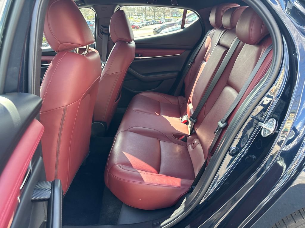 Used 2019 MAZDA MAZDA3 Hatchback w/ Premium Package image 25