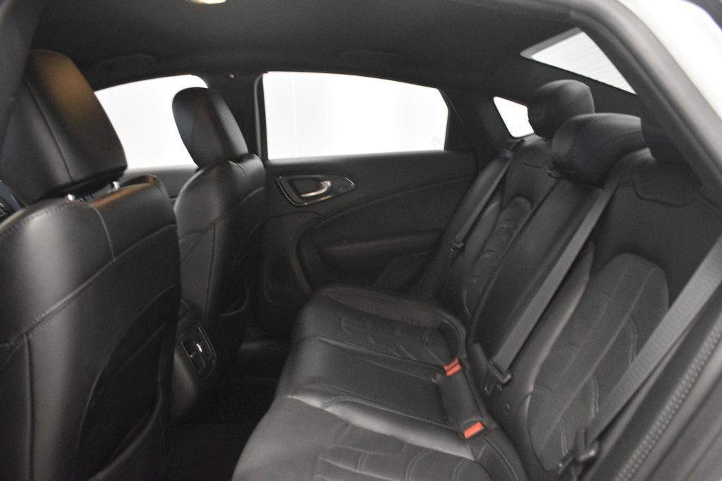 Used 2015 Chrysler 200 S w/ Navigation & Sound Group I image 27