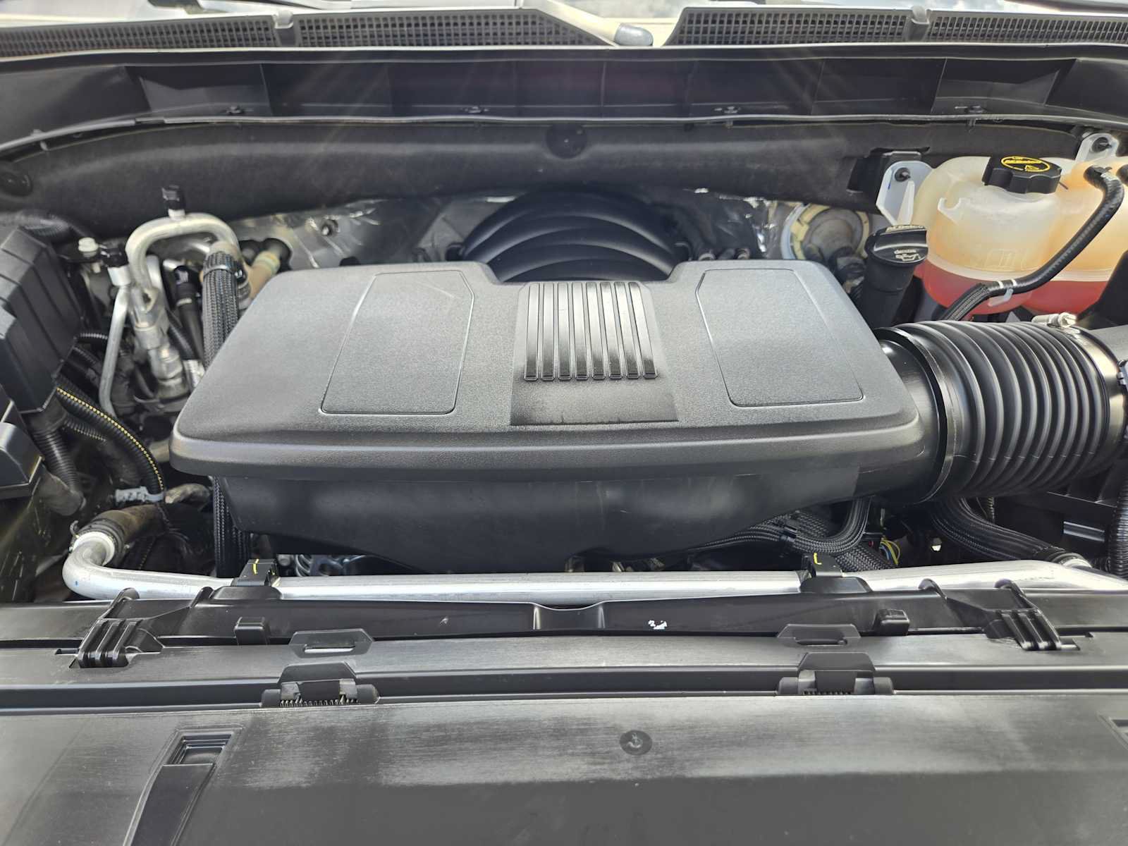 Certified 2024 GMC Yukon SLT w/ SLT Luxury Package AWD/4WD image 30