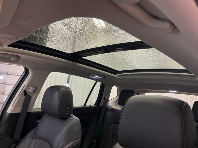 Used 2020 Buick Envision Premium w/ Driver Confidence Package image 14