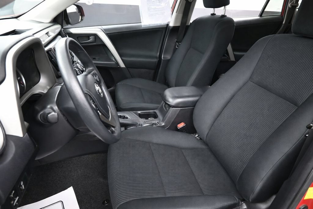 Used 2016 Toyota RAV4 LE AWD/4WD image 10
