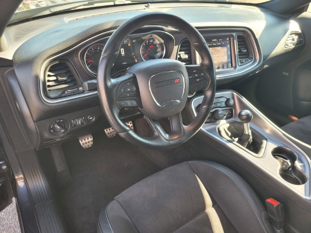 Used 2017 Dodge Challenger R/T Scat Pack RWD image 9