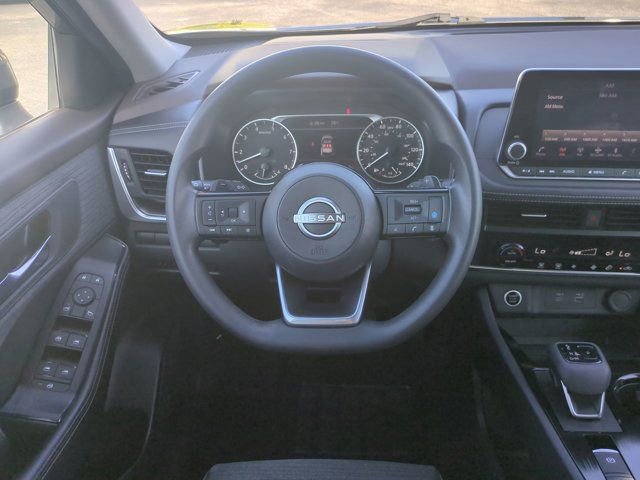 Used 2023 Nissan Rogue SV FWD image 17
