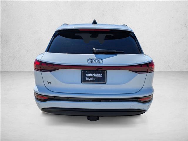 Used 2025 Audi Q6 e-tron Premium RWD image 7