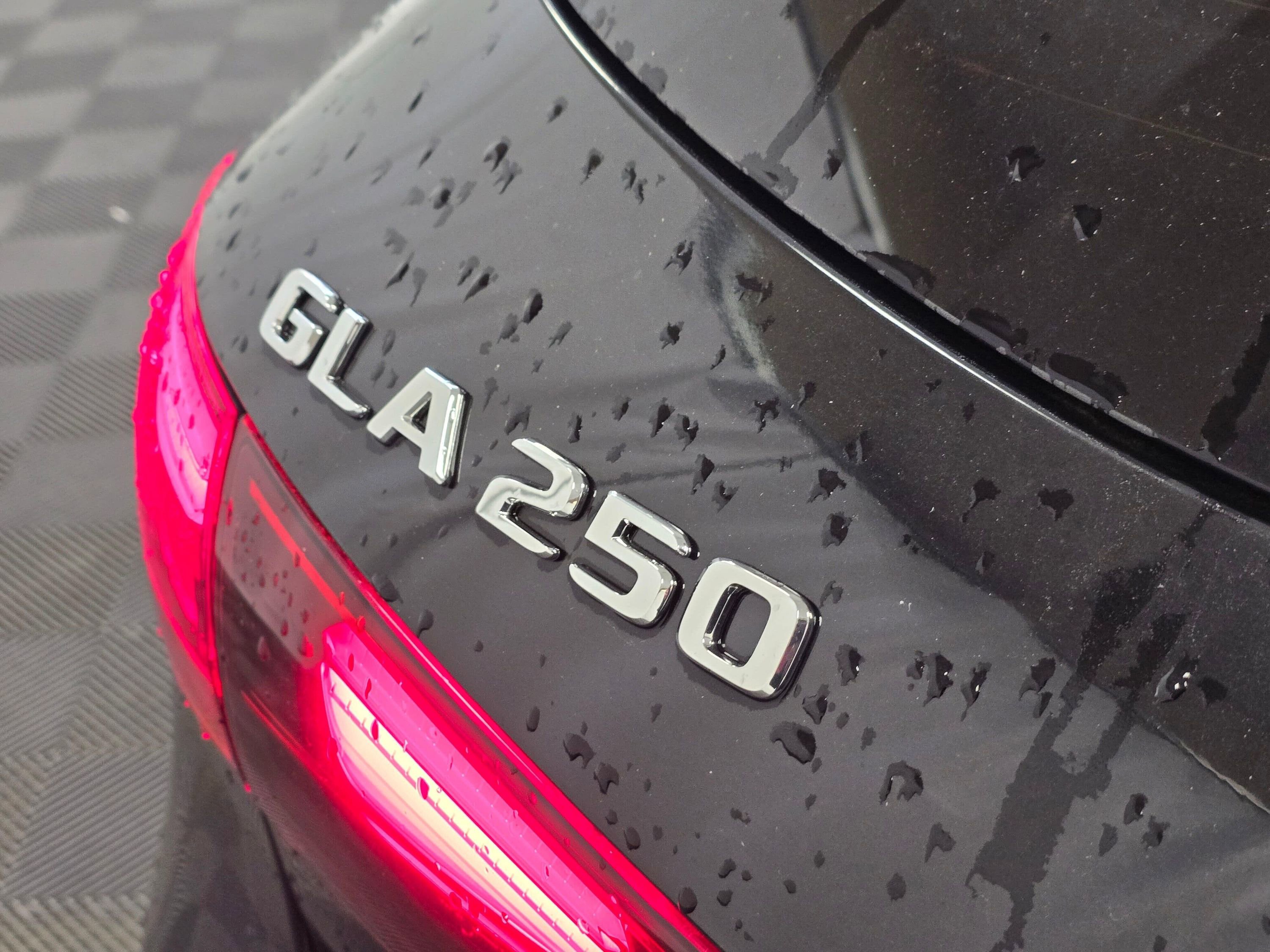 Used 2025 Mercedes-Benz GLA 250 4MATIC image 25