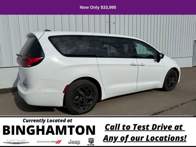 Used 2023 Chrysler Pacifica Limited w/ S Appearance Package image 7