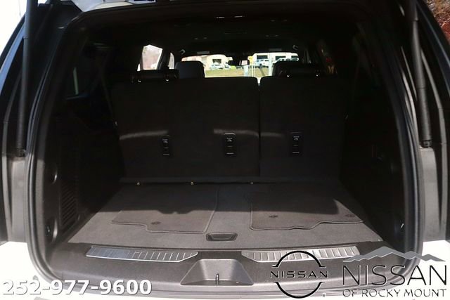 Used 2023 Chevrolet Suburban Premier image 16
