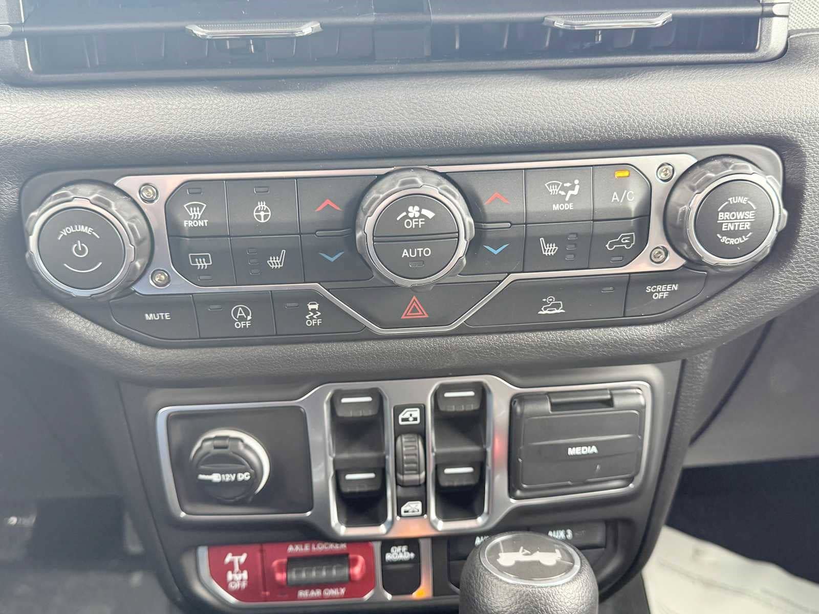 New 2026 Jeep Gladiator Sport AWD/4WD image 12