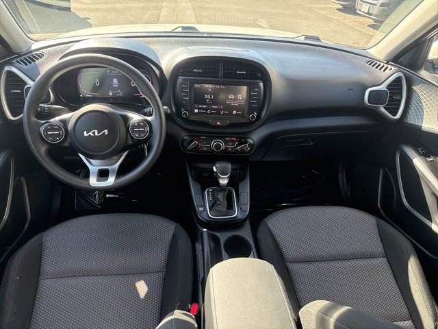 Used 2024 Kia Soul LX w/ Option Group 015 image 17