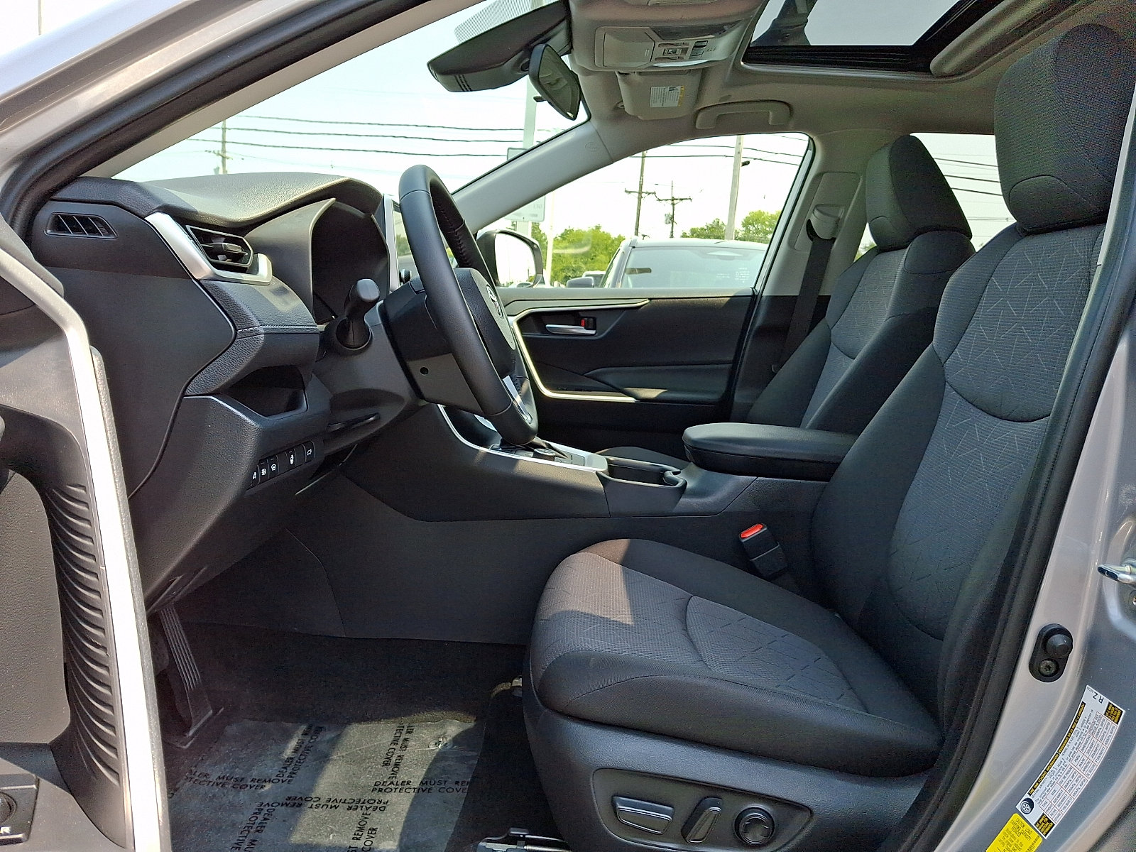 Used 2025 Toyota RAV4 XLE w/ Convenience Package AWD/4WD image 13