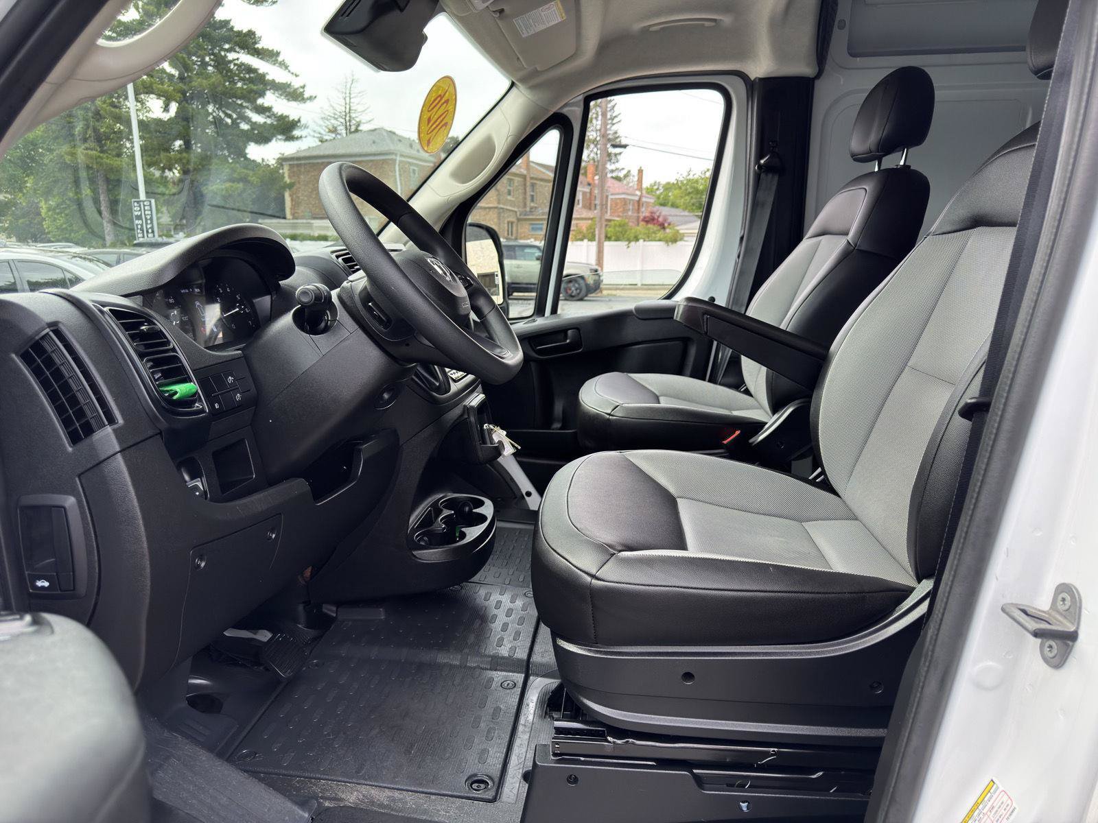 Used 2026 RAM ProMaster 2500 w/ Convenience Group FWD image 25