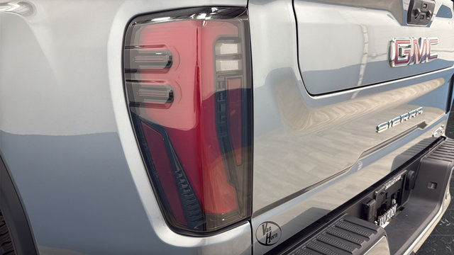 Used 2024 GMC Sierra 2500 AT4 w/ AT4 Premium Plus Package AWD/4WD image 43