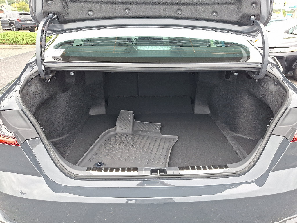 Used 2026 Toyota Camry XSE FWD image 30