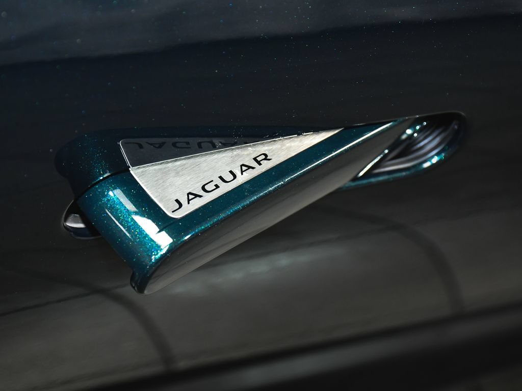 Used 2021 Jaguar F-TYPE R-Dynamic AWD/4WD image 16