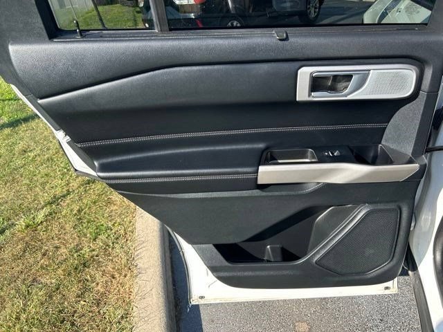 Used 2023 Ford Explorer Limited w/ Limited Technology Package AWD/4WD image 38