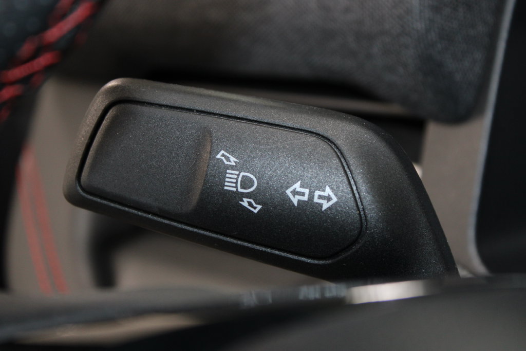 Used 2025 Ford Explorer ST-Line AWD/4WD image 26