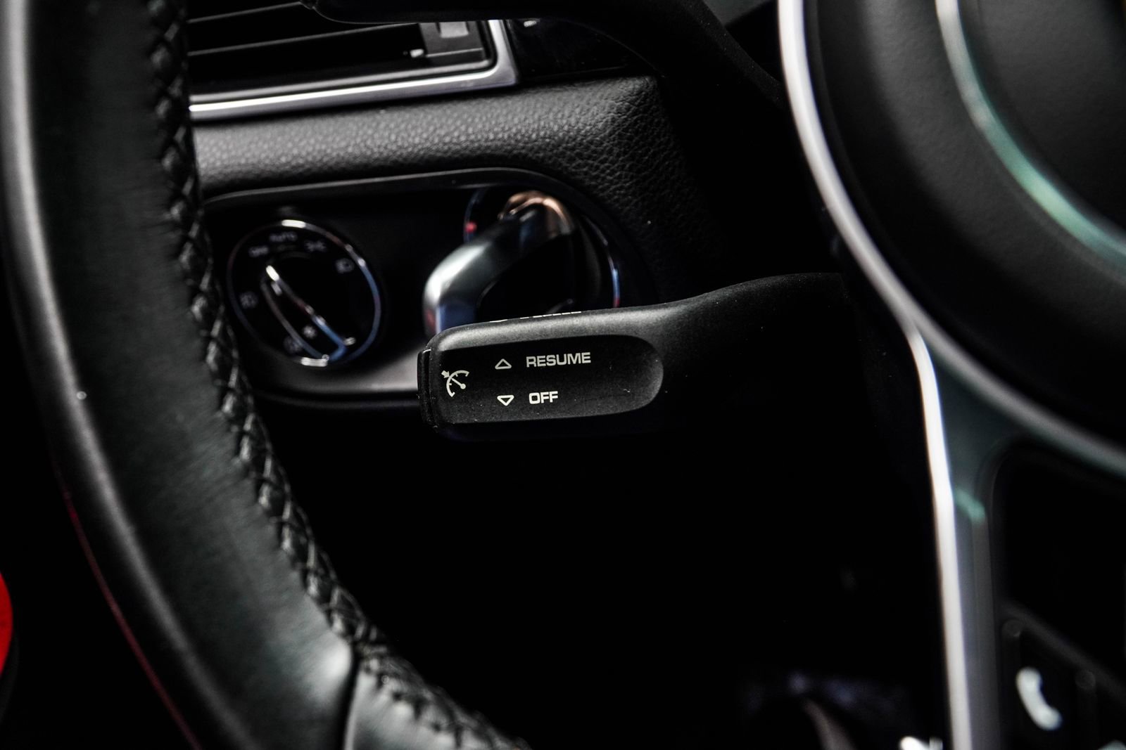 Used 2018 Porsche Macan S image 37