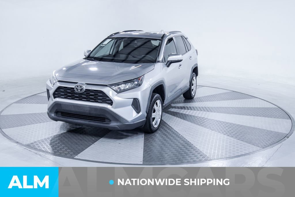 Used 2020 Toyota RAV4 LE FWD image 2