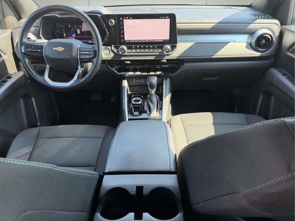 Used 2023 Chevrolet Colorado LT w/ LT Convenience Package II AWD/4WD image 2