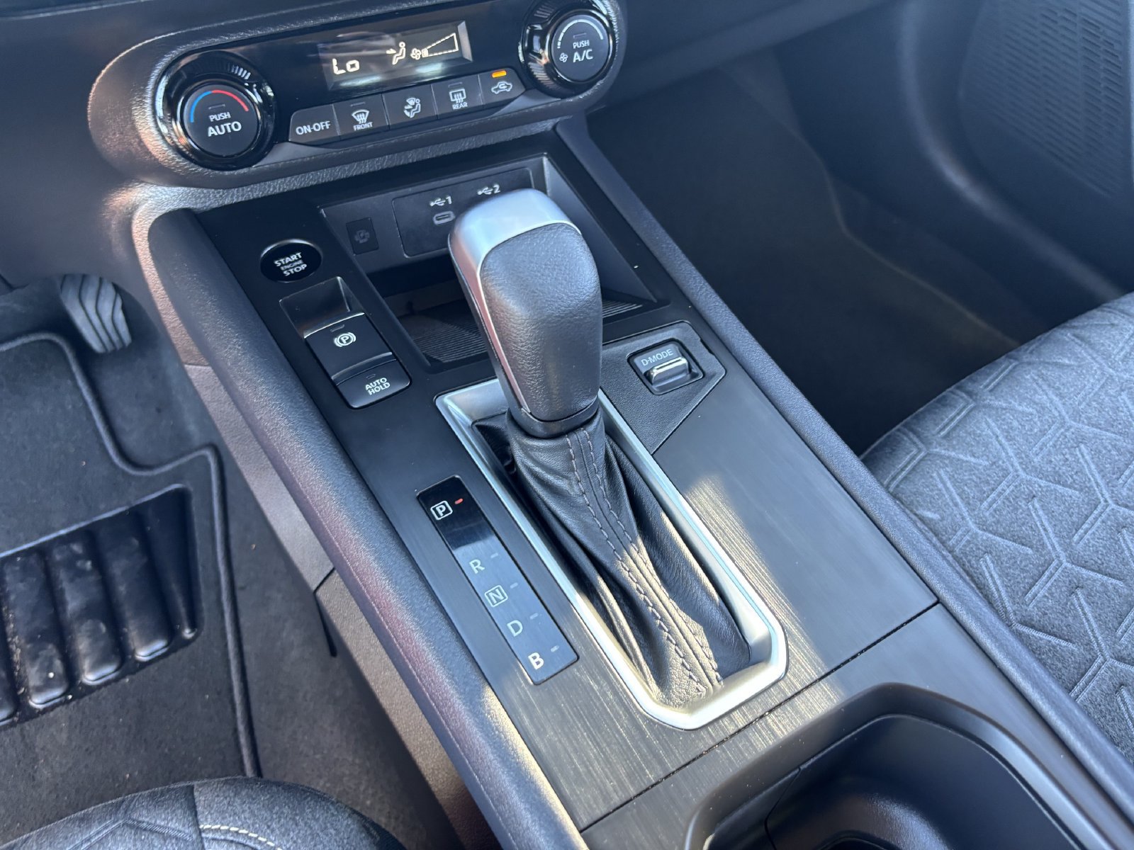 Certified 2026 Nissan Kicks SV FWD image 25
