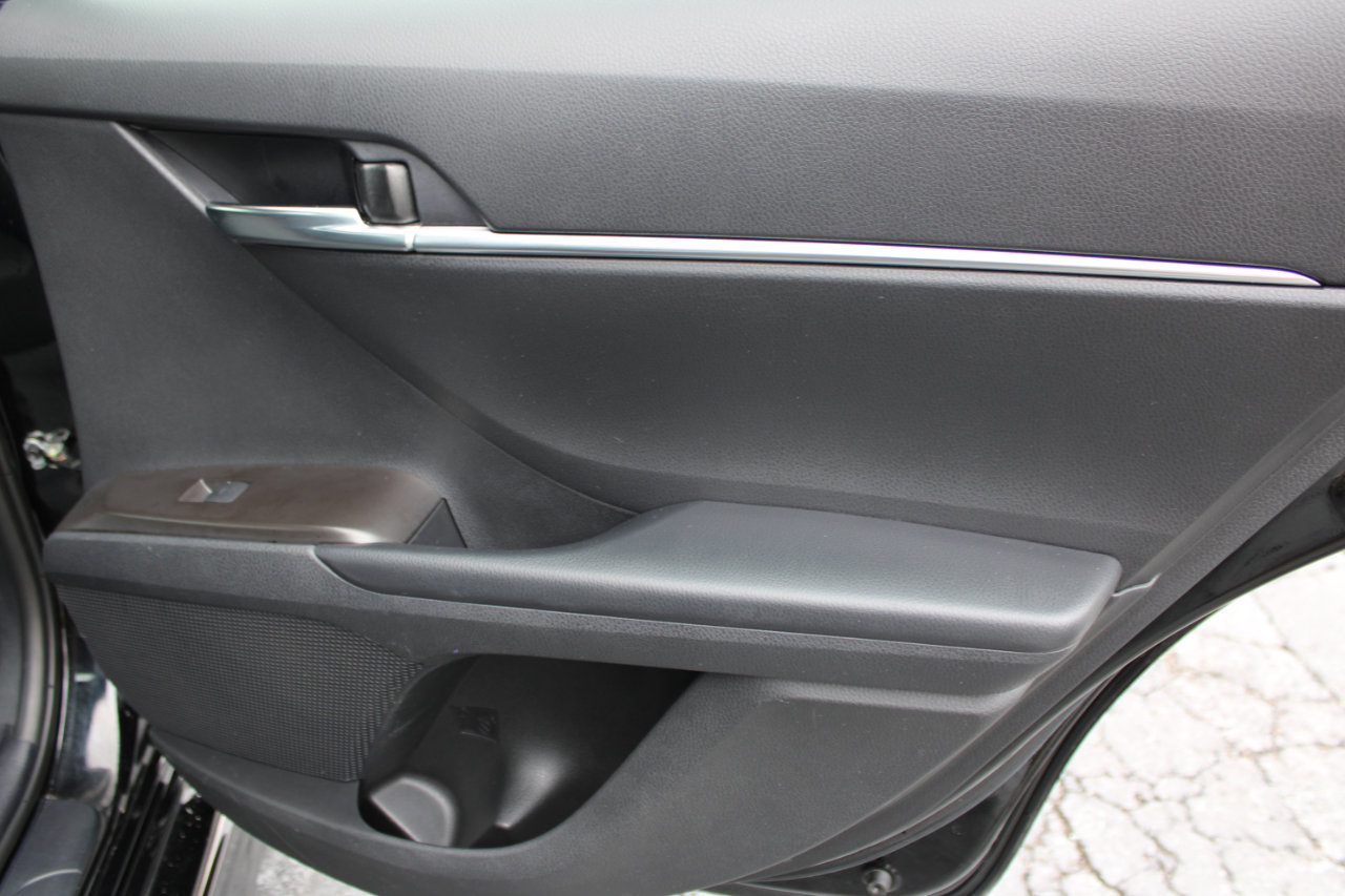 Used 2024 Toyota Camry SE image 38