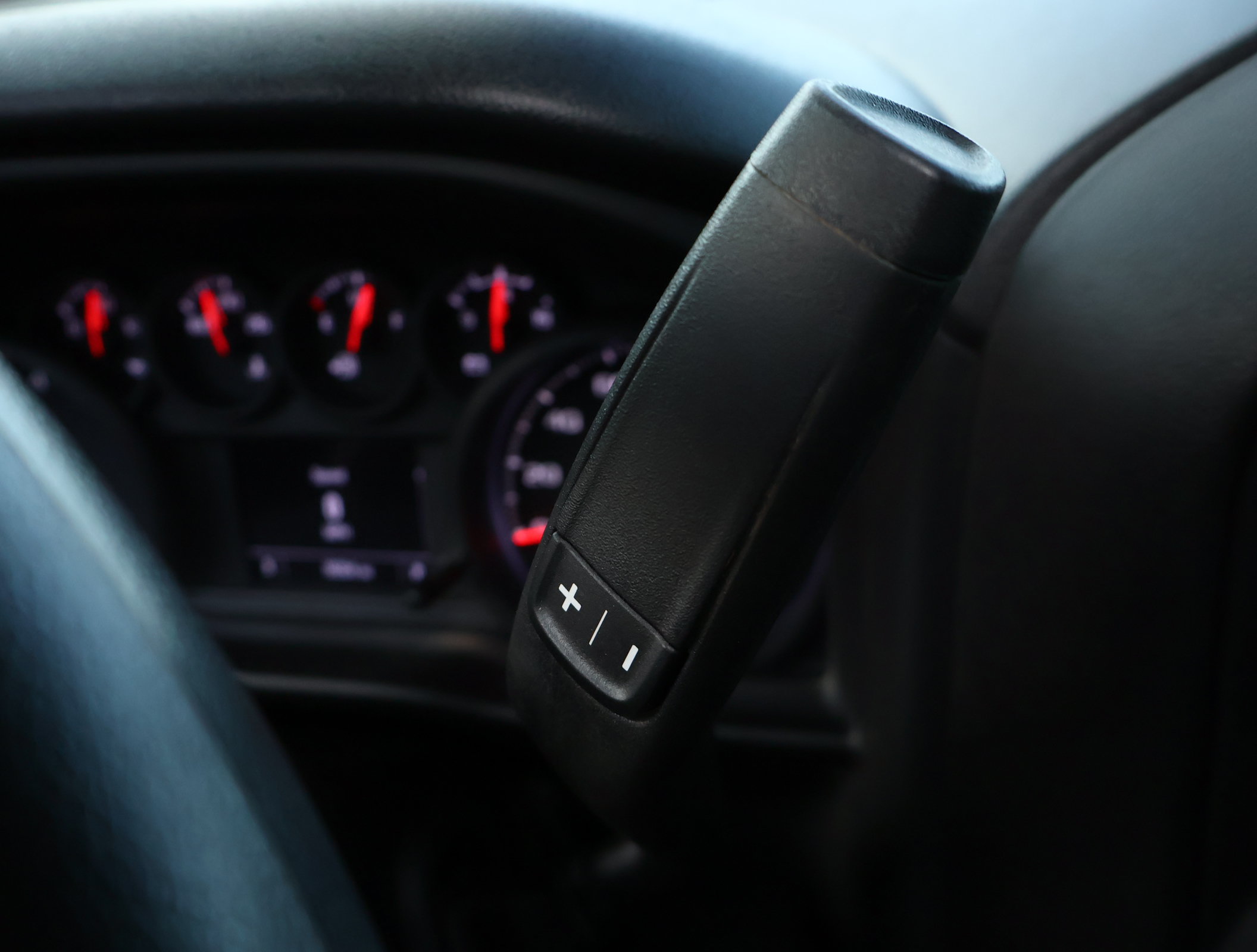 Used 2025 Chevrolet Silverado 1500 W/T RWD image 11