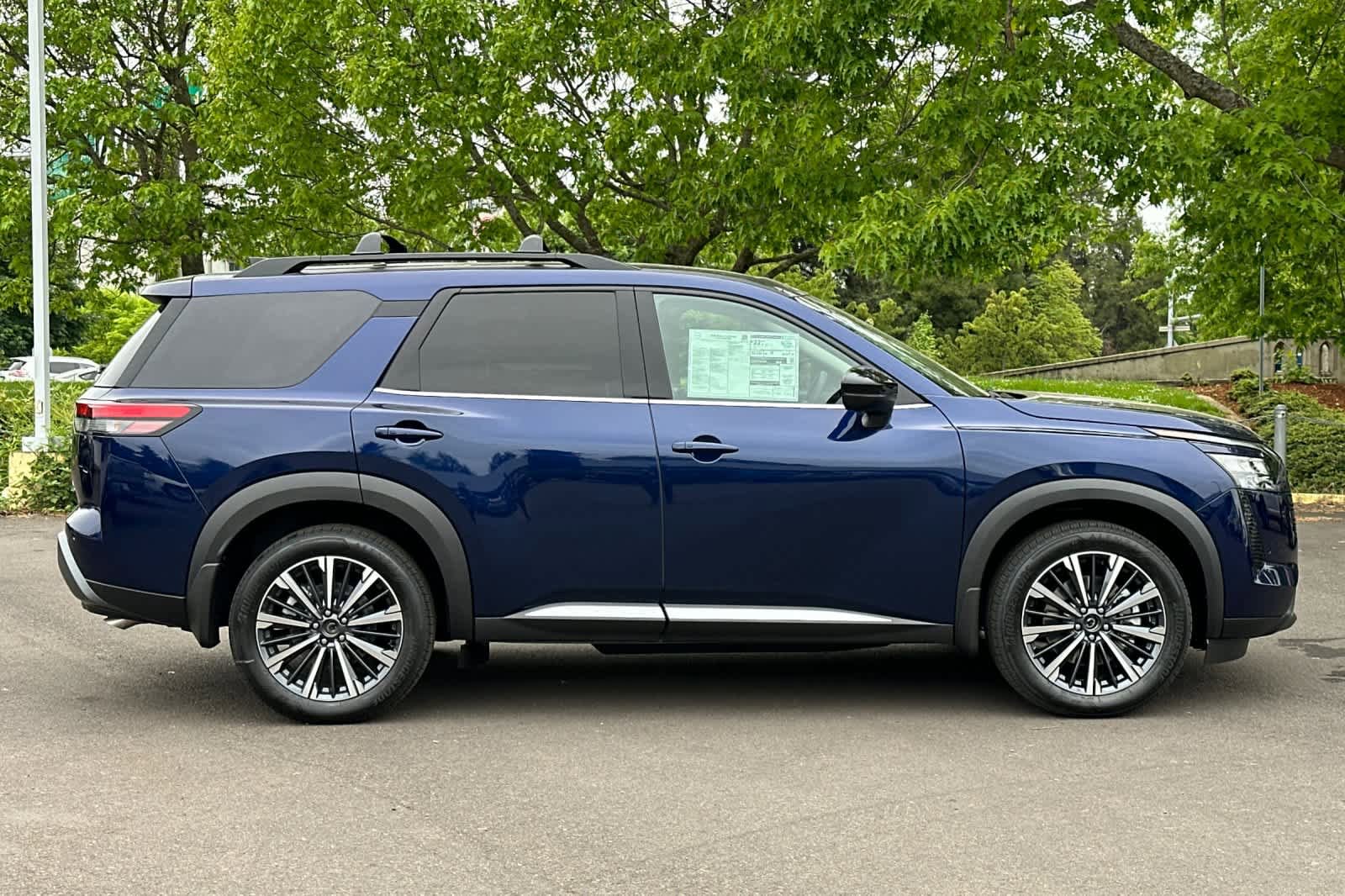 New 2026 Nissan Pathfinder Platinum AWD/4WD image 8