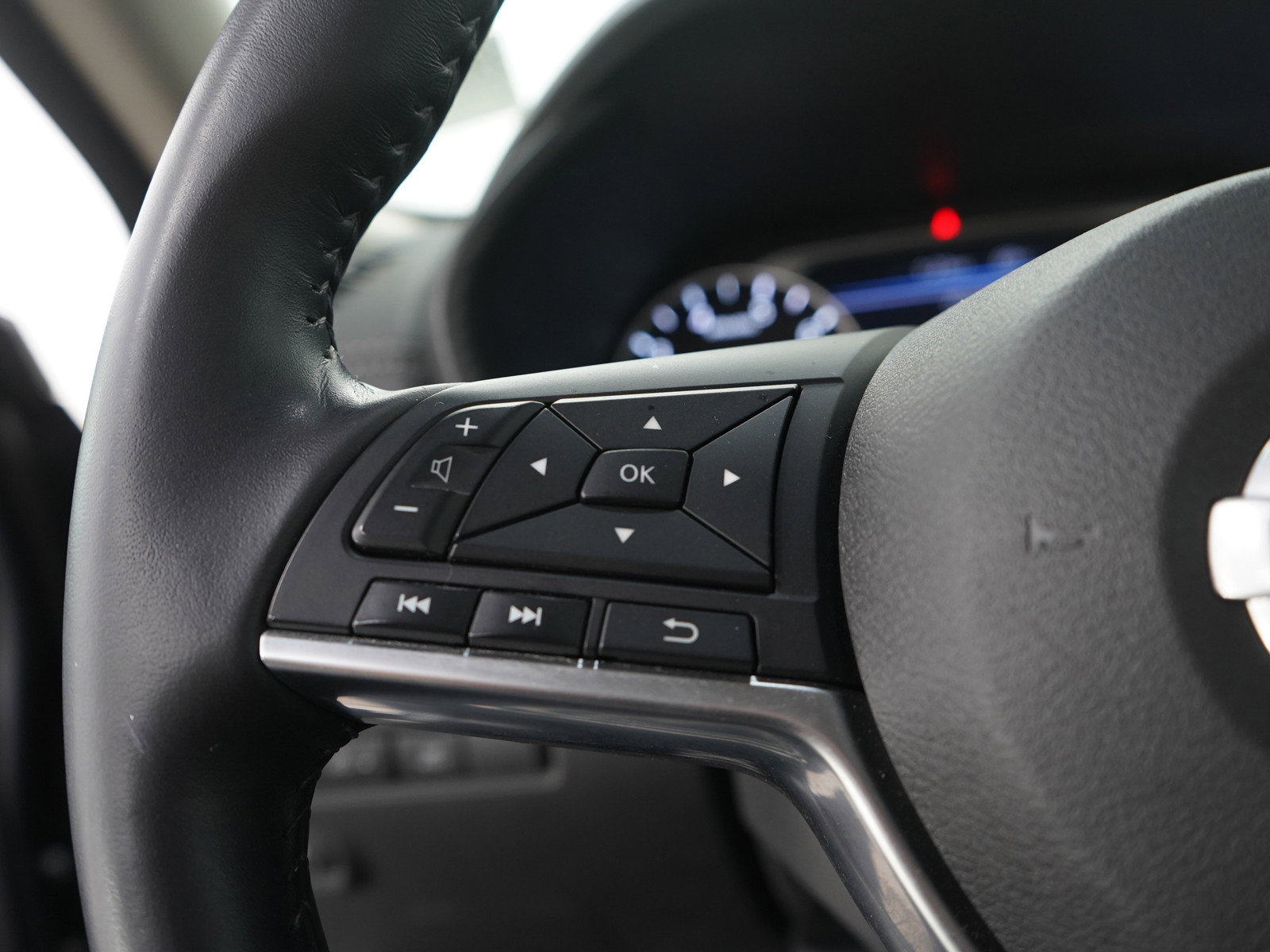 Used 2020 Nissan Sentra SV w/ Trunk Package image 22