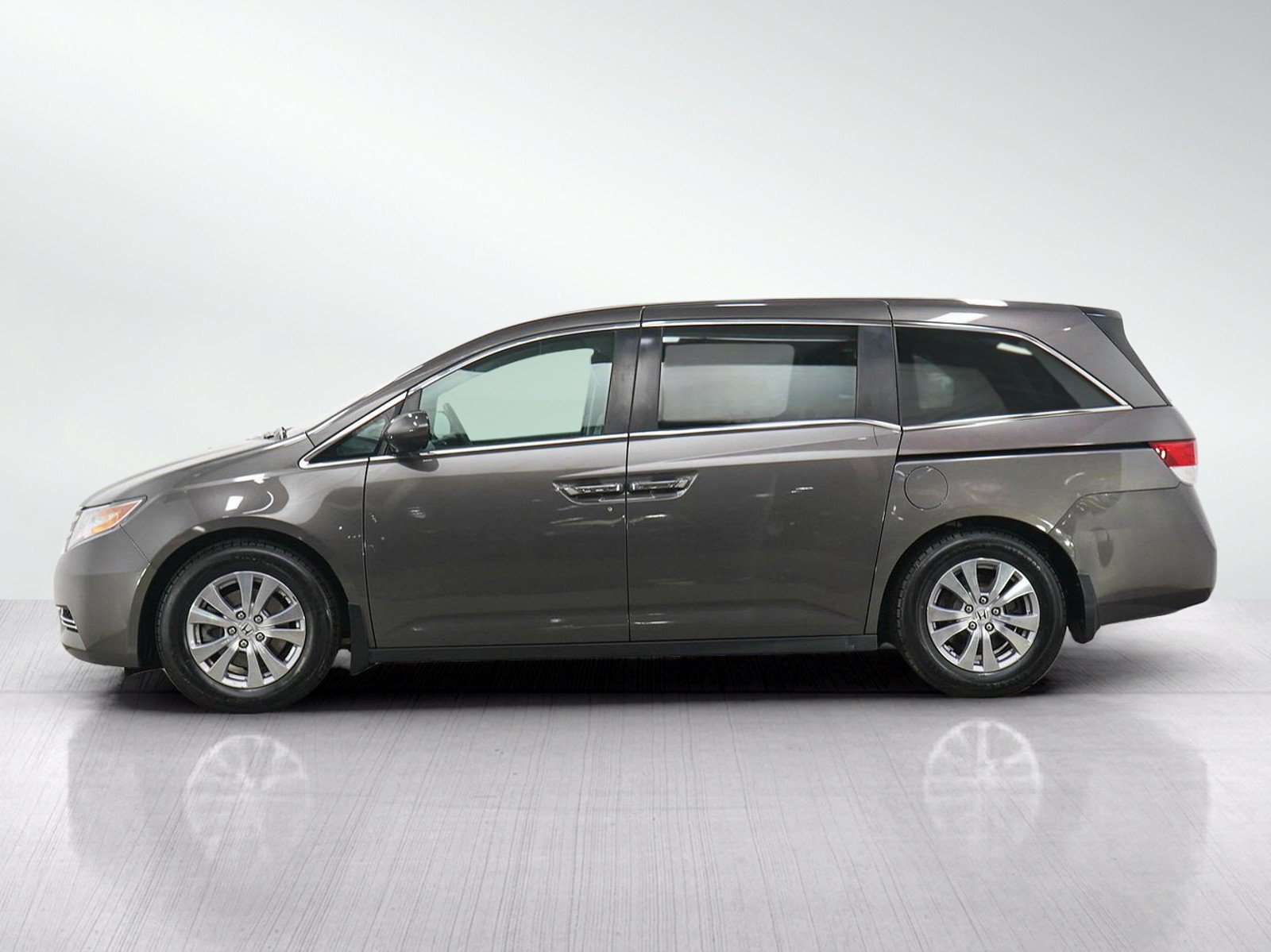 Used 2016 Honda Odyssey EX-L image 2