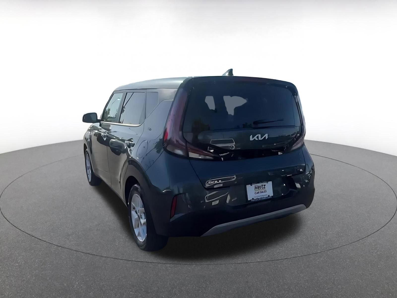 Used 2025 Kia Soul LX w/ LX Technology Package FWD image 11