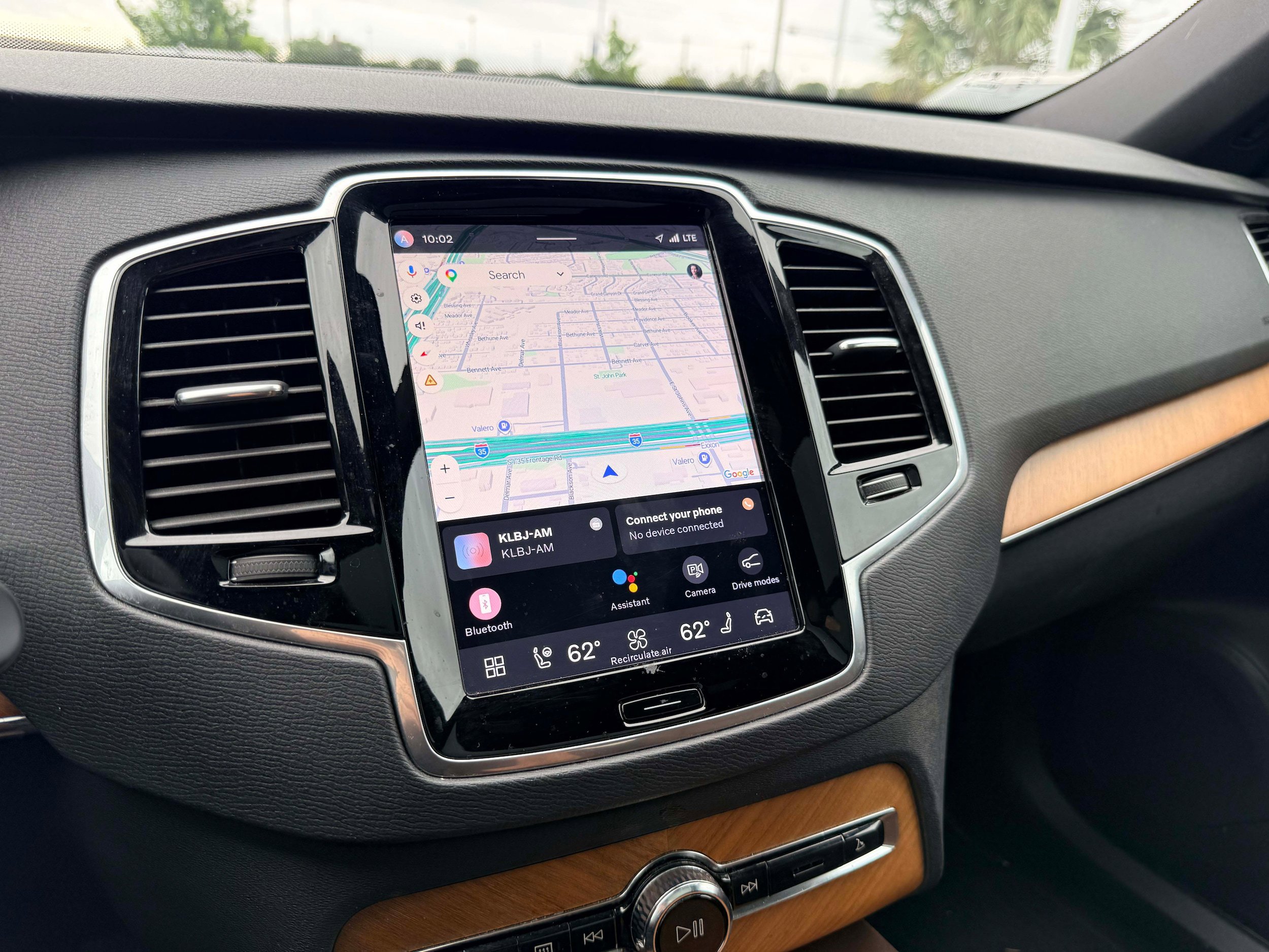 Certified 2023 Volvo XC90 T8 Plus AWD/4WD image 19