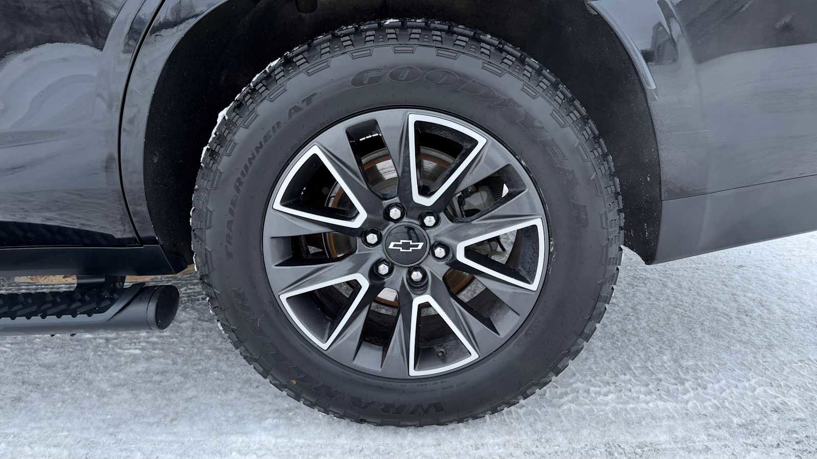 Used 2022 Chevrolet Tahoe Z71 w/ Off-Road Capability Package image 32