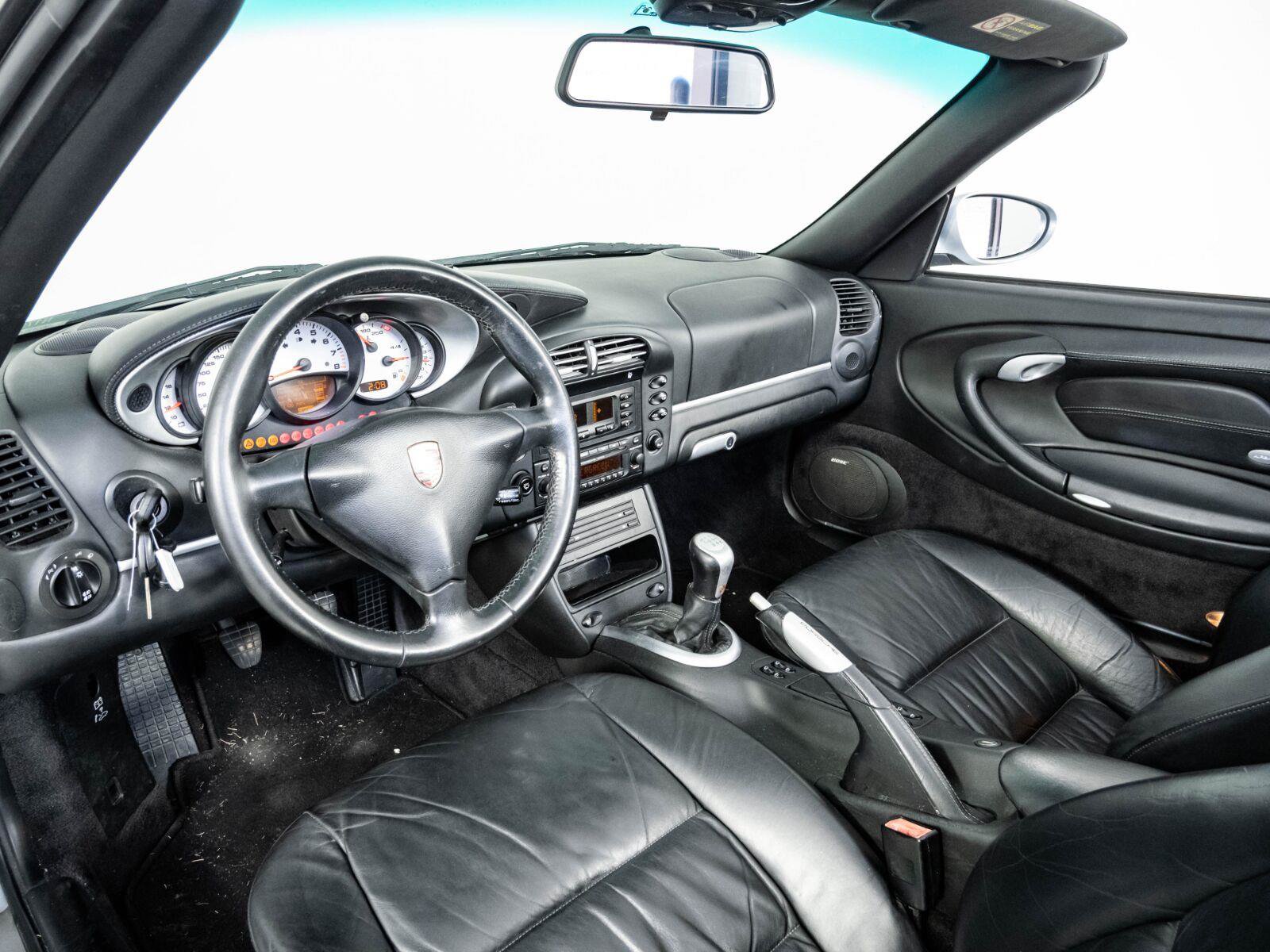 Used 2004 Porsche 911 Carrera 4S AWD/4WD image 4