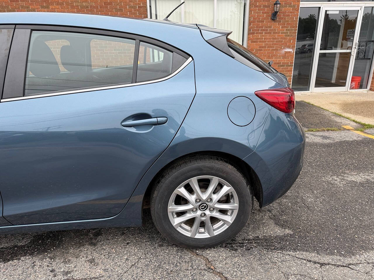 Used 2016 MAZDA MAZDA3 i Touring FWD image 9
